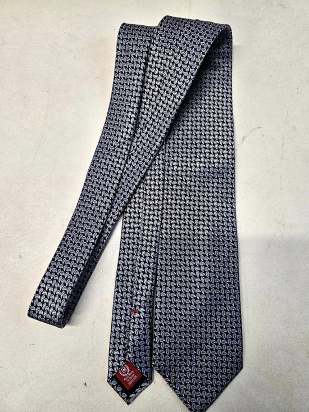 Chaps Men’s 100% Silk Tie Navy Blue Mini Paisley Geometric Necktie